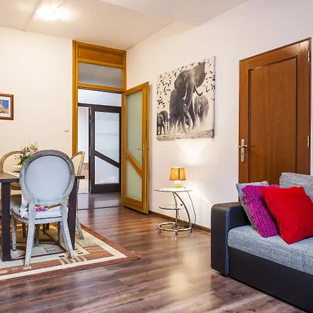 Galeria Italiana Apartmán *