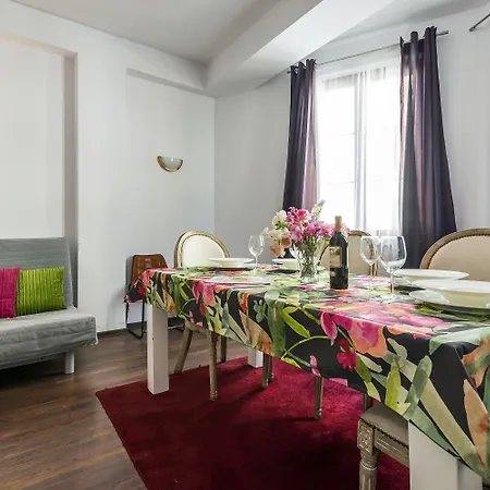 Galeria Italiana Apartment *