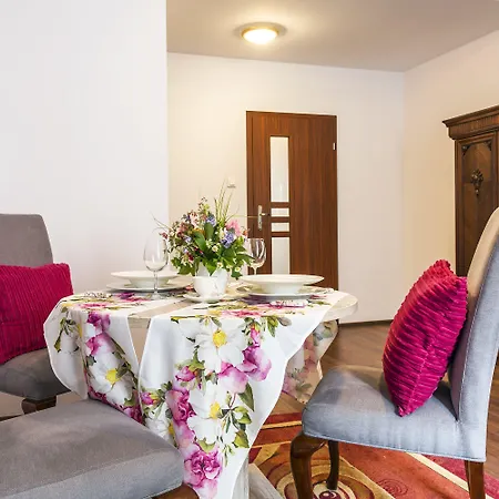 Galeria Italiana Apartment *
